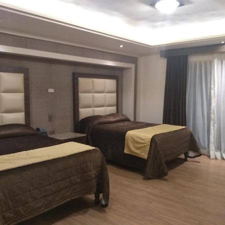 Hotel Jimenez Plaza מראה חיצוני תמונה